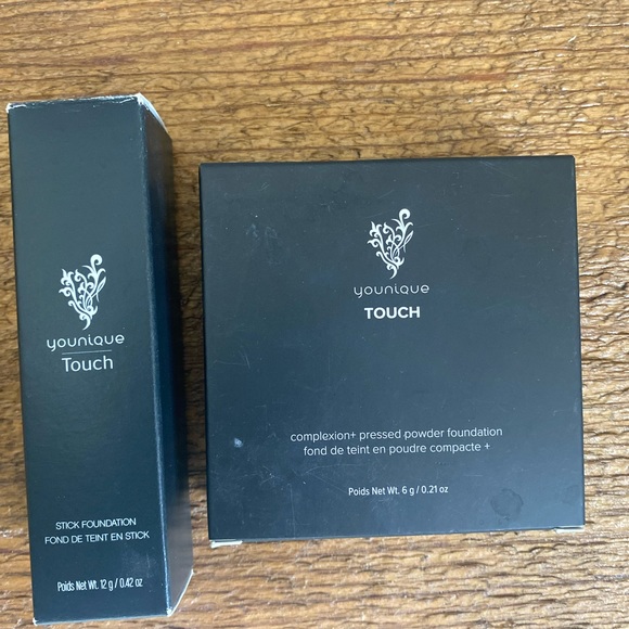 Younique stick foundation and complexion + powder - Picture 1 of 3